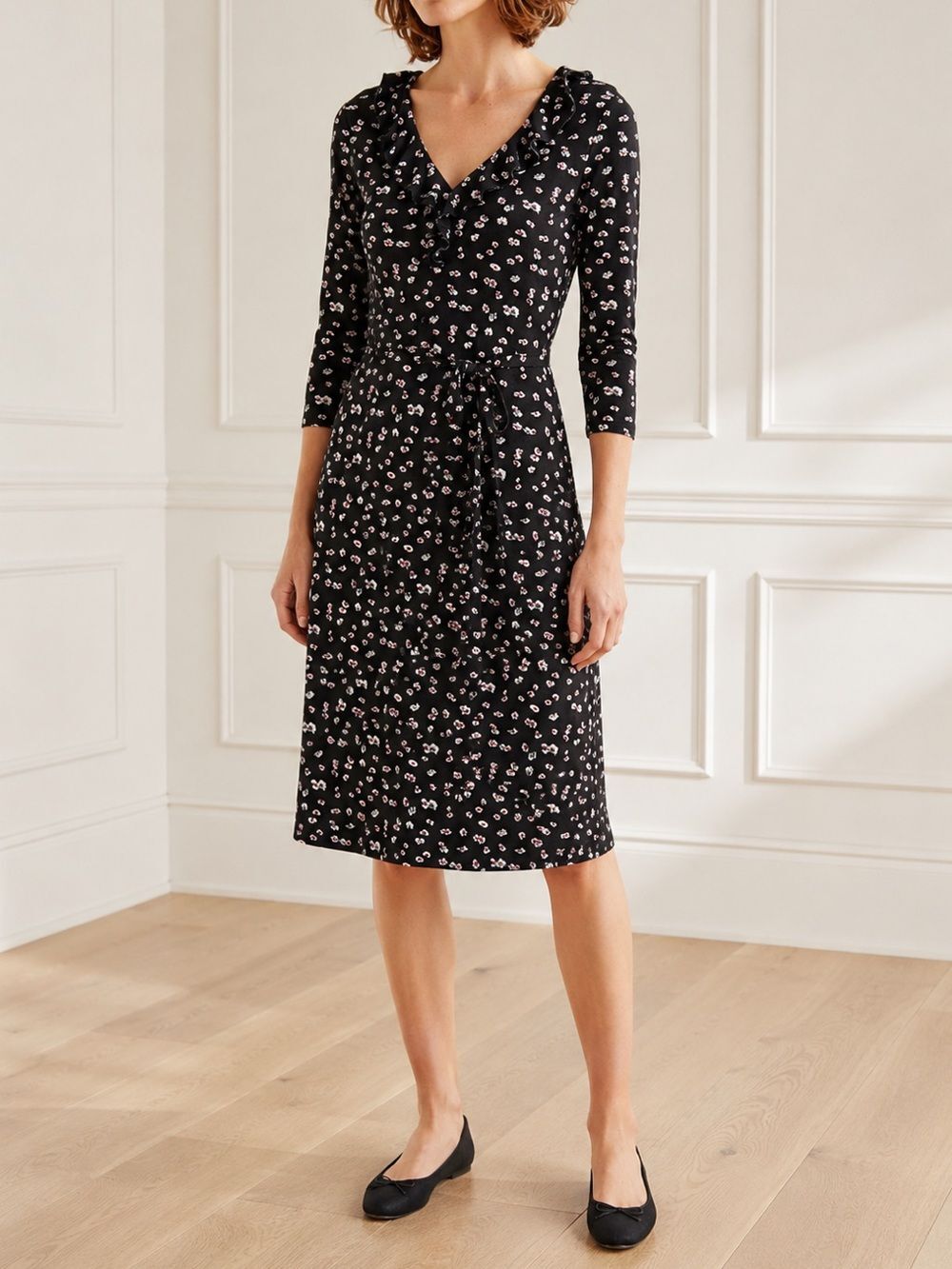 Boden Logan Jersey Dress US Size 10 Black Daisy Floral Ruffle V Neck Tie Waist
